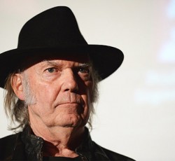 Aκούστε ολόκληρο το νέο δίσκο του Neil Young 