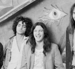 Ο Neil Young ηχογραφεί νέο δίσκο με τους Crazy Horse 