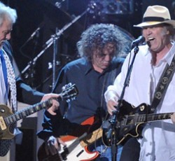 Καινούριος δίσκος από τον Neil Young και τους Crazy Horse μέσα στον Οκτώβριο 