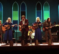 Νεκρός ο κιθαρίστας του Neil Young 