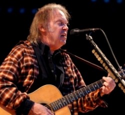 Τον Ιούνιο κυκλοφορεί η νέα δουλειά του Neil Young με τους Crazy Horse 
