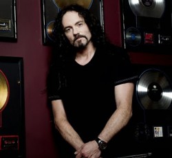 Τι λέει ο πρώην στον -πιθανότατα- νυν drummer των Megadeth 