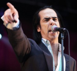 Ακούστε τη διασκευή του Nick Cave στο "She's Not There" των The Zombies 