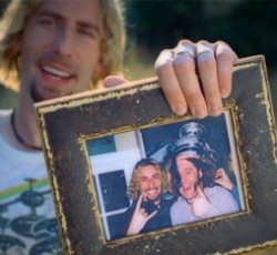 To College Humor διακωμωδεί το Instagram μέσα από το "Photograph" των Nickelback