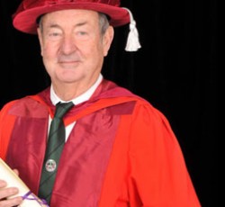 Πήρε πτυχίο ο Nick Mason των Pink Floyd
