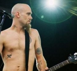 Σε μπελάδες ο Nick Oliveri 