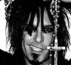 Ο Nikki Sixx θέλει συνέντευξη από Metallica στη νέα του ραδιοφωνική εκπομπή 
