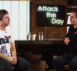 Δείτε τον Gary Neville να παίρνει συνέντευξη από τον Noel Gallagher 
