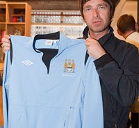 Noel Gallagher (Oasis) εναντίον John Terry (Chelsea)