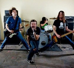 Στην Ελλάδα για συναυλία το supergroup των Off! 