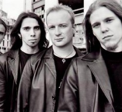 «Νέα μπάντα, χωρίς ντράμερ, ψάχνει» λένε οι Old Dead Tree 