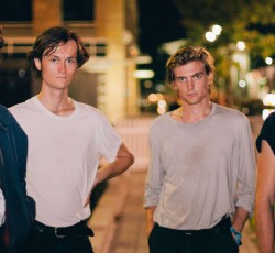 Live στην Αθήνα οι Ought 