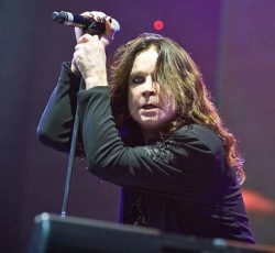 Ο Ozzy Osbourne τα πηγαίνει «απίστευτα καλά» στη μάχη με τα ναρκωτικά και το αλκοόλ 