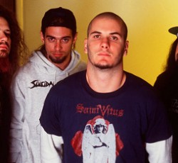 Το ακυκλοφόρητο τραγούδι των Pantera / White Zombie από την περιοδεία τους το 1992 