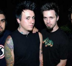 Video για το νέο album των Papa Roach 