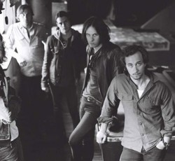 Οι Parlor Mob σπάνε τη σιωπή τους με νέο album / Ακούστε το πρώτο single 