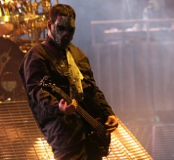 «Υπερβολική δόση» η αιτία θανάτου του μπασίστα των Slipknot 