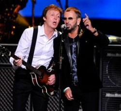 Ο Ringo Starr συνεργάζεται με τον Bob Dylan και τον Paul McCartney 