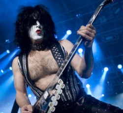 Εγχείρηση στις φωνητικές του χορδές έκανε ο Paul Stanley (Kiss)