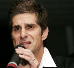 Στην τεκίλα το «έριξε» ο Perry Farrell (Jane's Addiction)... 