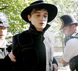 Ύποπτος για φόνο ο Pete Doherty 