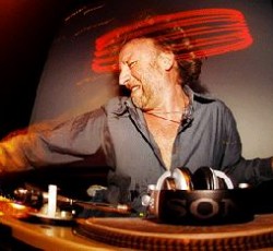 Νέο EP από τον Peter Hook των Joy Division 