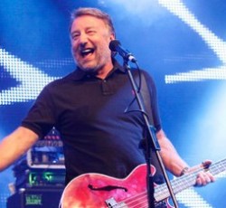 Τα "Unknown Pleasures" και "Closer" των Joy Division θα παρουσιάσει ζωντανά ο Peter Hook 