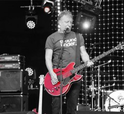 Ο Peter Hook (Joy Division) επιστρέφει στην Ελλάδα τον Δεκέμβριο 