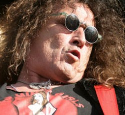 Έχασε τη μάχη με την επάρατη νόσο ο πρώην μπασίστας των Y&T