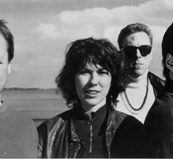 Επανακυκλοφορούν τα πέντε studio album των Pixies σε limited edition box set 