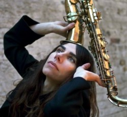 Η PJ Harvey παρουσιάζει το νέο δίσκο της 