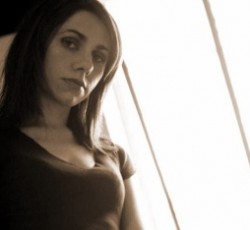 Οι πολιτικές προεκτάσεις του νέου album της PJ Harvey