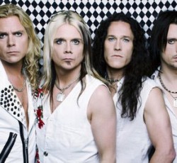 Νέος κιθαρίστας για τους The Poodles 