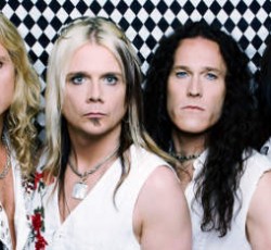 Λεπτομέρειες για την επερχόμενη δουλειά των The Poodles 