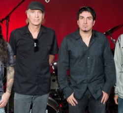 Δείτε την εμφάνιση των Mike Portnoy, Billy Sheehan, Tony MacAlpine και Derek Sherinian στη Μόσχα 