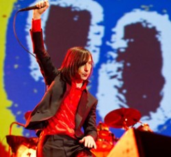 Μπασίστας-μυστήριο ανακοινώθηκε από τους Primal Scream 