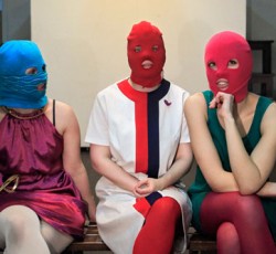 Ο Vladimir Putin επιβεβαιώνει την απελευθέρωση δύο μελών των Pussy Riot 