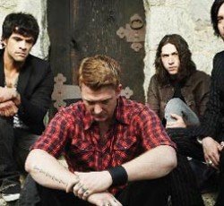 Το «υπεριώδες ρομπότ» των Queens Of The Stone Age... 