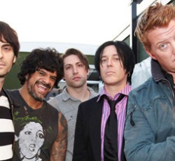 Ο Troy Van Leeuwen μιλάει για τον καλύτερο δίσκο των Queens Of The Stone Age 