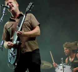 Δείτε τους Queens Of The Stone Age να παίζουν δύο κομμάτια από τον νέο τους δίσκο στην εκπομπή του Jimmy Kimmel 