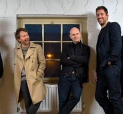 Οι Radiohead δωρίζουν τραγούδι τους στην UNICEF 