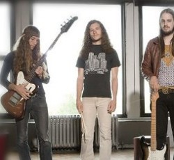 Νέος δίσκος και ευρωπαϊκή περιοδεία για τους Radio Moscow 