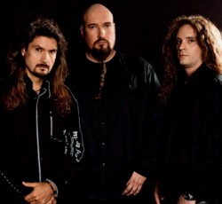 Rage: «Ακυρώσαμε τις συναυλίες στην Ελλάδα επειδή είχαμε πέντε εισιτήρια προπώληση» 