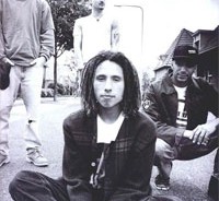 Οι Rage Against The Machine διαδηλώνουν 