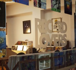 Record Lovers: Οι Εραστές του Βινυλίου συναντιούνται στο Χαλάνδρι 
