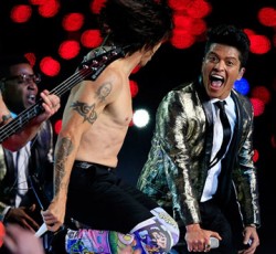 Έσπασε τα κοντέρ τηλεθέασης η εμφάνιση Red Hot Chili Peppers, Bruno Mars στο Super Bowl 