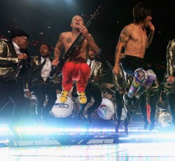 Σάλος με την play back εμφάνιση των Red Hot Chili Peppers στο Super Bowl 