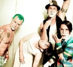 Οι Red Hot Chili Peppers «ανέβηκαν» στο Νούμερο 1 του Ηνωμένου Βασιλείου 