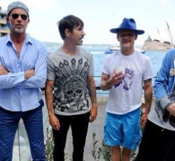 Ακούστε το οκτάλεπτο κομμάτι των Red Hot Chili Peppers που δεν κατάφερε να μπει στο "I'm With You" 