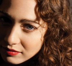 Το Μάιο έρχεται το έκτο studio album της Regina Spektor 